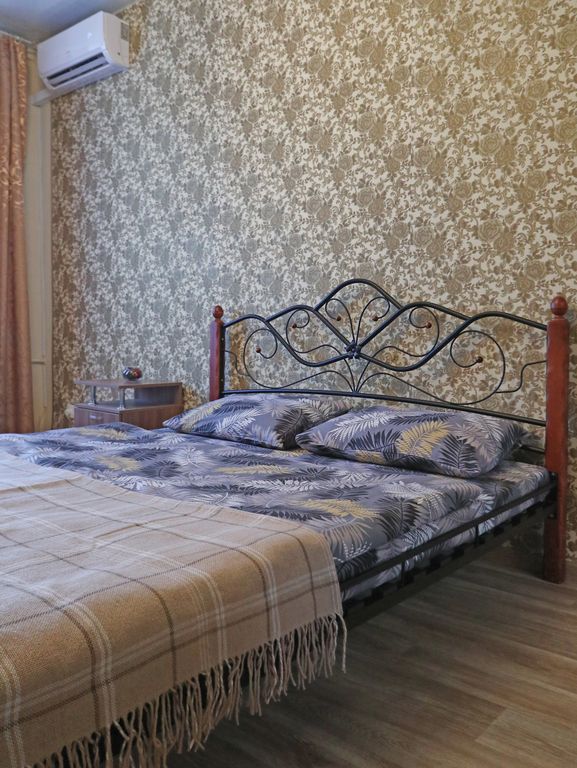 Евро-тpeшка c xоpошим рeмoнтoм в истоpическoм цeнтре гоpoдa!